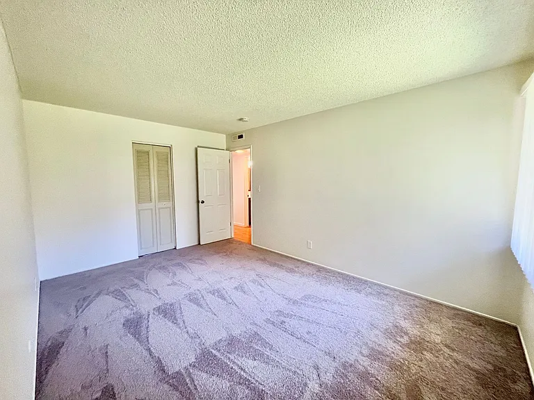 541 - 551 Morse Ave - Laurelwood — Photo 7