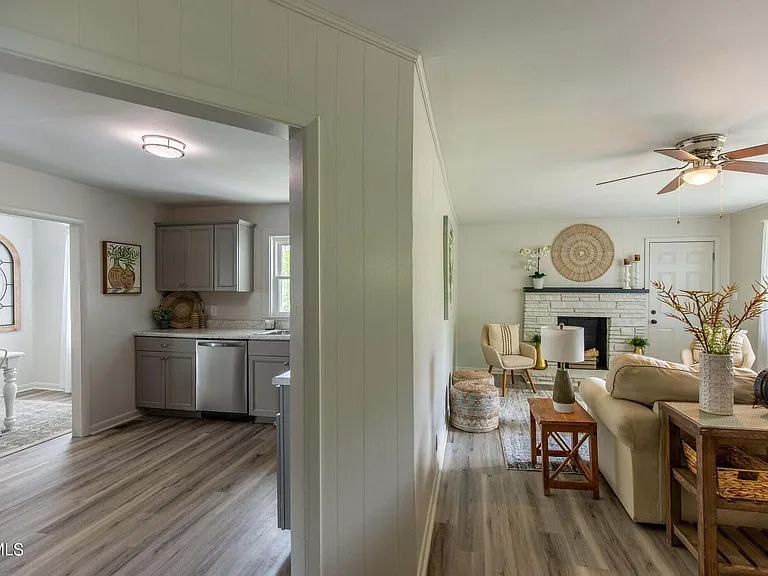 432 Cypress St — Photo 8