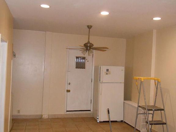 2nd image of 182 Oakland Ave