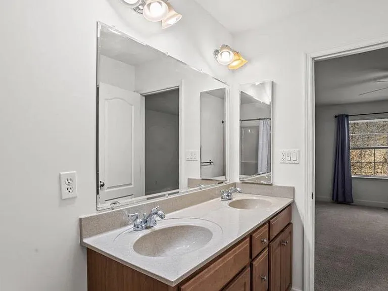 10 Lenox Ct — Photo 14