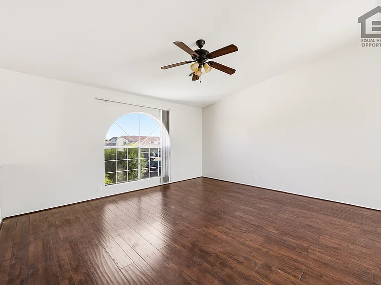 7202 W Corrine Dr — Photo 8
