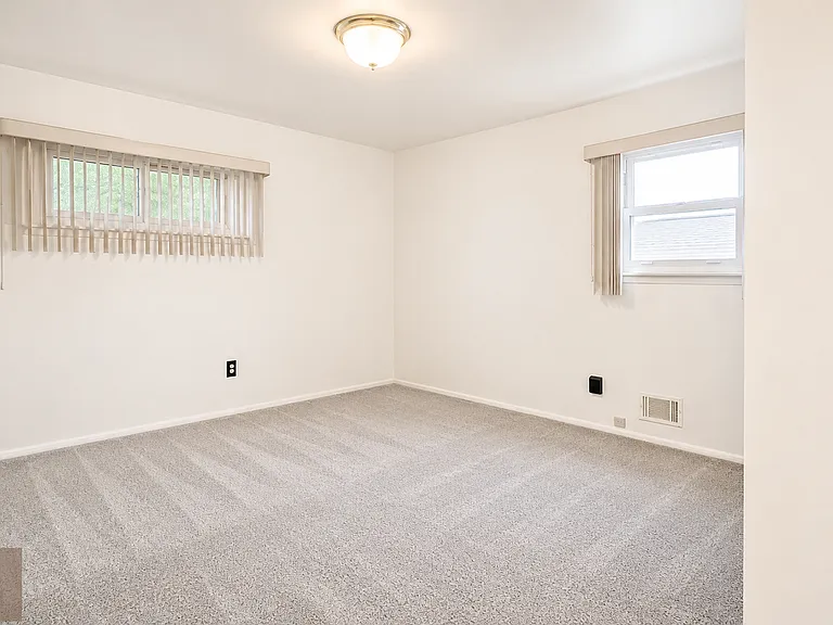 55 Galway Dr — Photo 10
