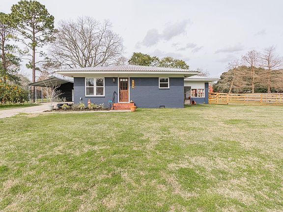 3rd image of 109 Ira Dr