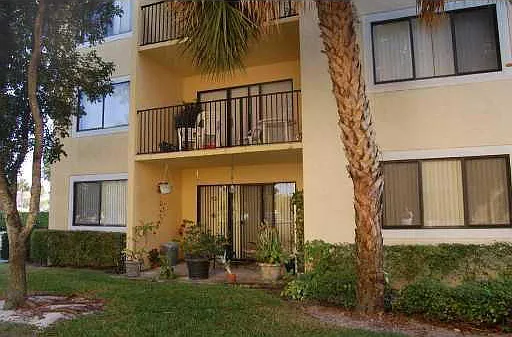 2 bed, 2.0 bath, 986 sqft, $1,950 — Photo 2