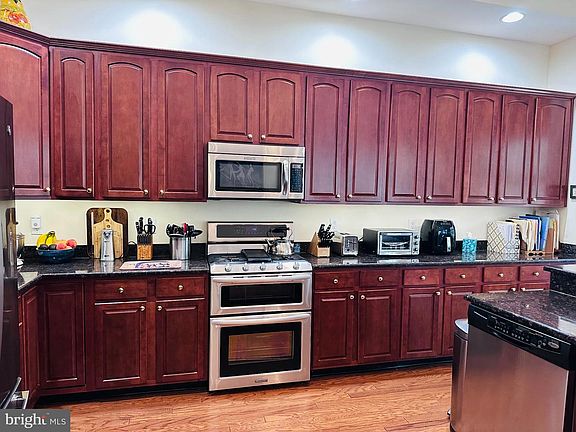 5th image of 72 Golf View Dr