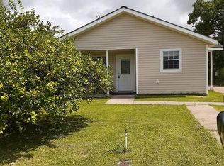 906 W 5th St, Freeport, TX 77541