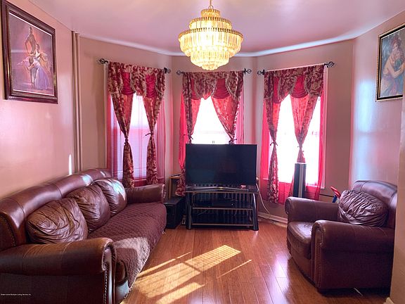 2nd image of 179 Benziger Ave
