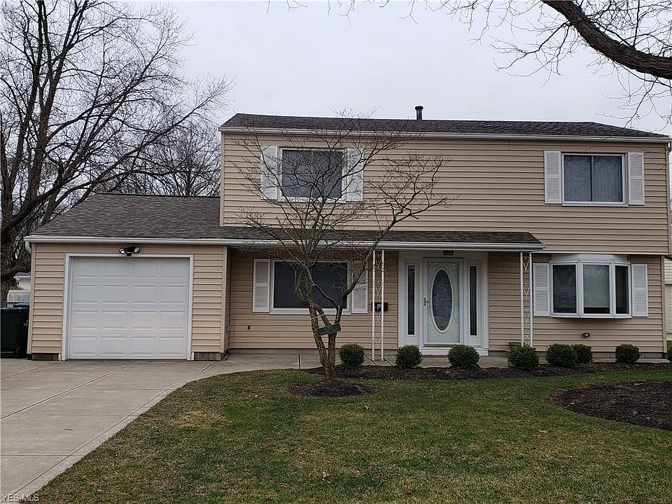 1st image of 24231 Fairlawn Dr
