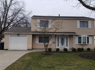 24231 Fairlawn Dr, North Olmsted, OH 44070