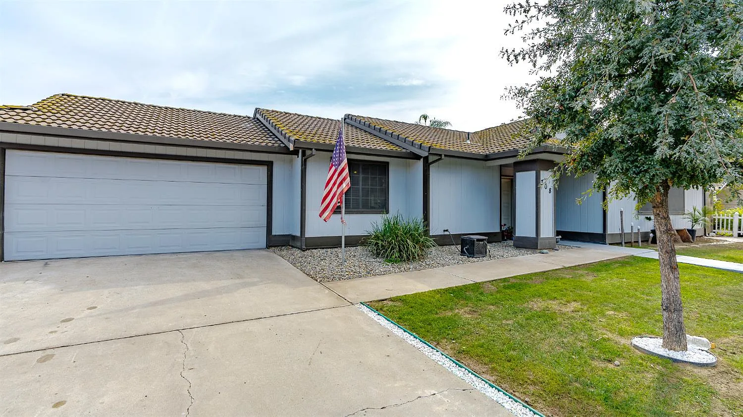 308 Goldrun Dr photo 1