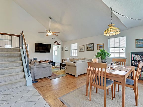 2nd image of 27 Carnaby Close #1000