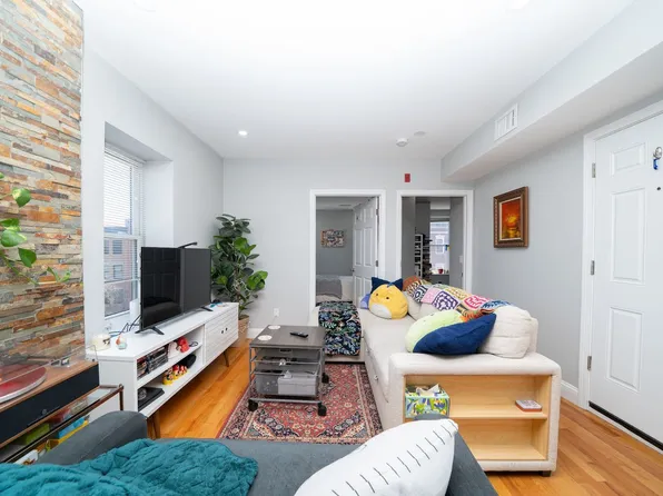 28-30 Chelsea St, Boston, MA 02128