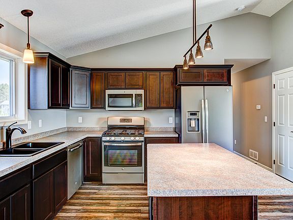 4th image of 1319 Woodale Ct