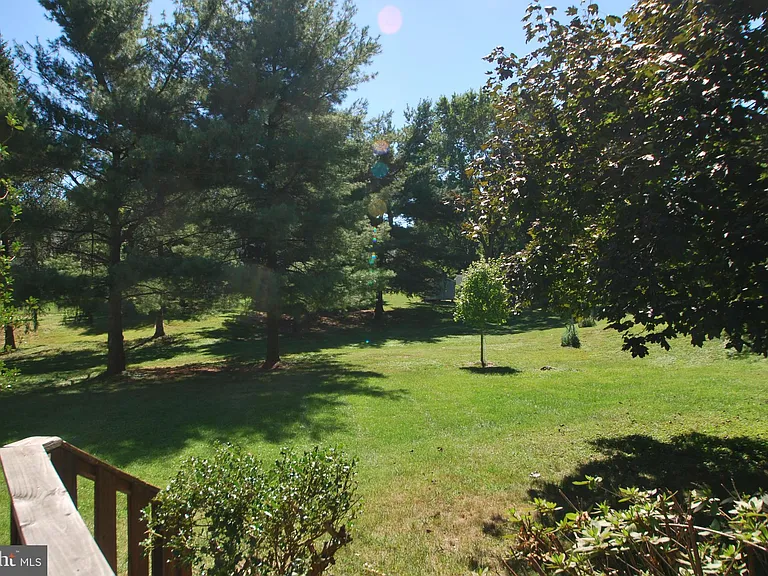 15705 Anamosa Dr — Photo 29