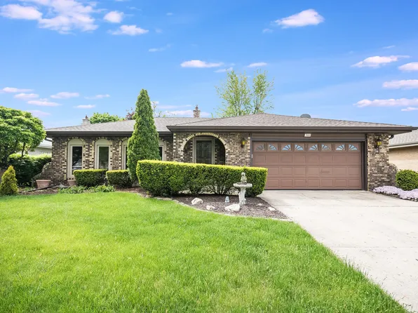 7603 Ponderosa Ct, Midlothian, IL 60462