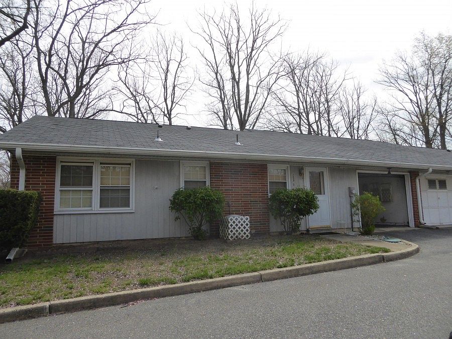 1st image of 263B Kingston Ct