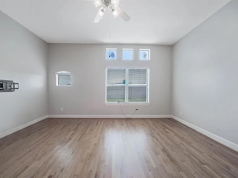 7650 Springhill St #603 — Photo 8