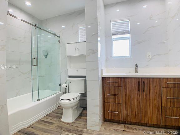 4th image of 7504 NE 6th Ct Unit 16