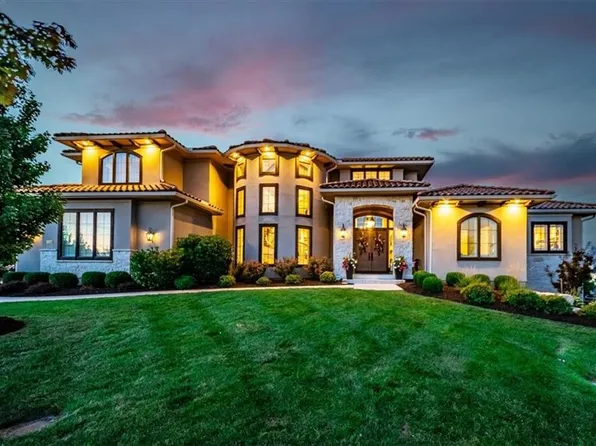 16121 Garnett St, Overland Park, KS 66221