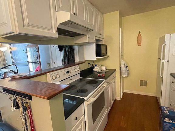 5th image of 2272 Benson Ave APT C