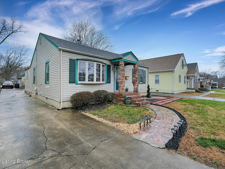 3534 Algonquin Pkwy — Photo 45