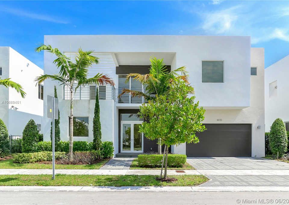 1st image of 10110 NW 74th Ter