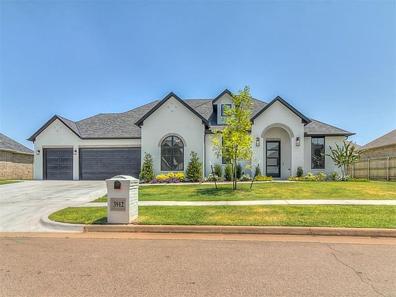 2nd image of 3912 Bridge Wood Ln