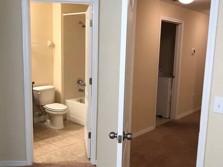 2750 Hampton Green Ln — Photo 15