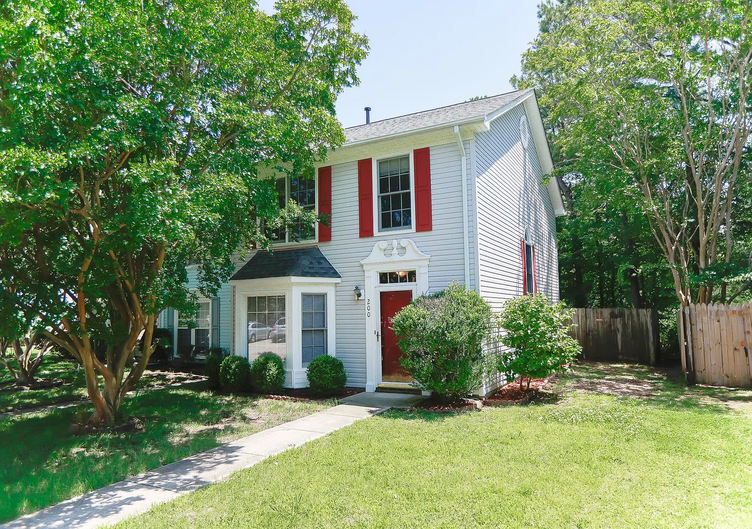 Well Maintained 3 Bed 2.5 Bath — Photo 1