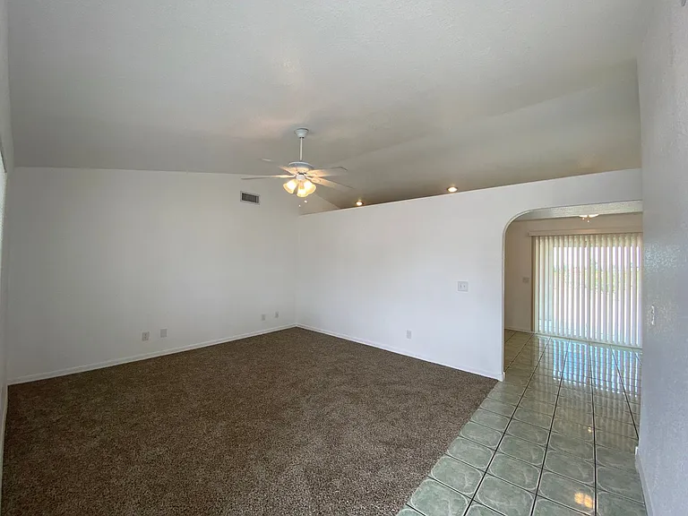6582 W Hershey Way — Photo 2