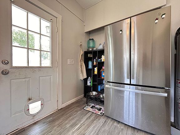 3rd image of 3201 Downes St