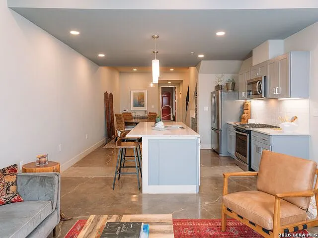 210 W Peden Aly #119 — Photo 10