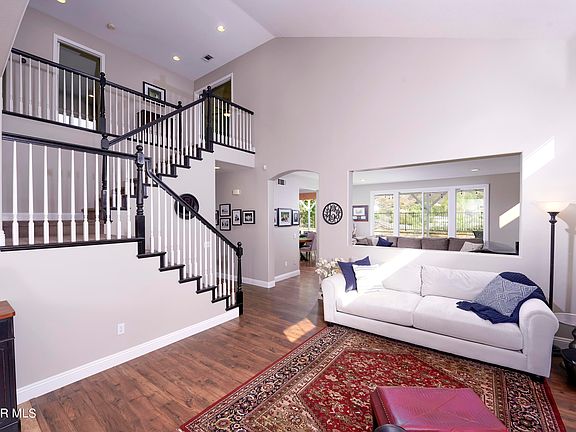 5th image of 464 Knollwood Dr