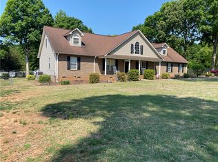 109 Whispering Pines Dr, Anderson, SC 29621