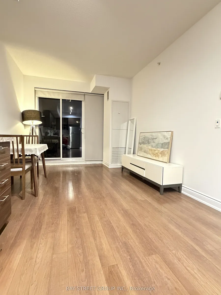 Photo 1 of 10 - 38 Cedarland Dr #601 - Markham, ON Primary Photo - 38 Cedarland Dr #601