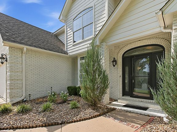 2nd image of 408 W Fairway Ct S