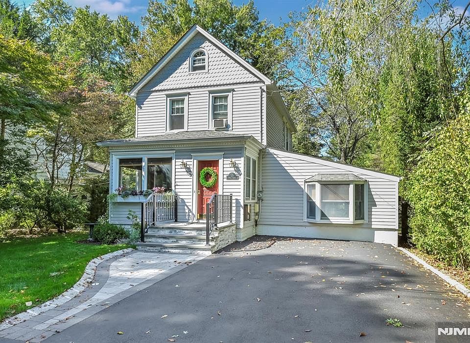 1st image of 25 Maple Ave