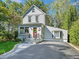 25 Maple Ave, Demarest, NJ 07627