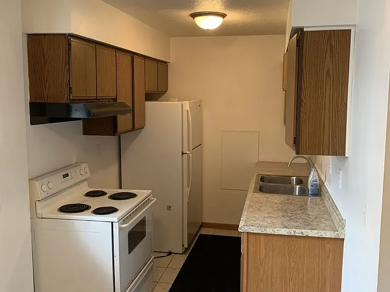 1400 Pine St — Photo 1