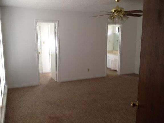 4th image of 318 Willowcrest Dr