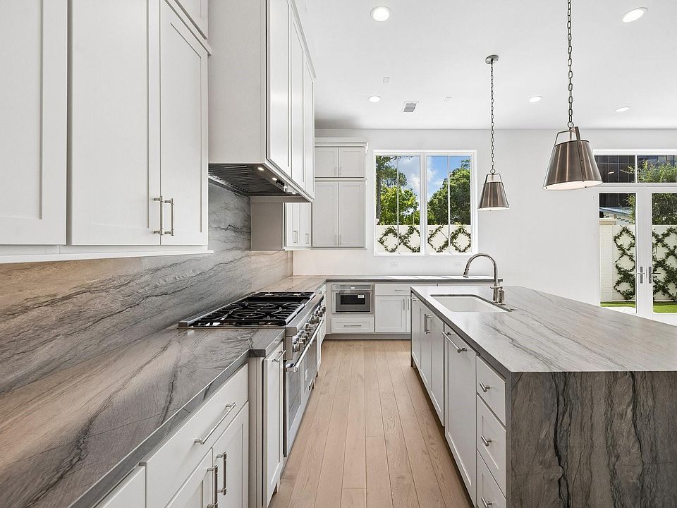 1st image of 17 Wentworth Green Way