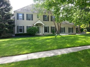 770 Spruce Tree Dr, Cary, IL 60013