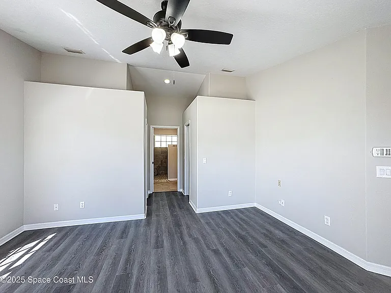 101 Cove Loop Dr — Photo 16