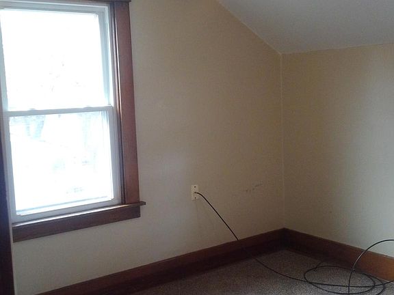 3rd image of 3824 Mohawk Ave