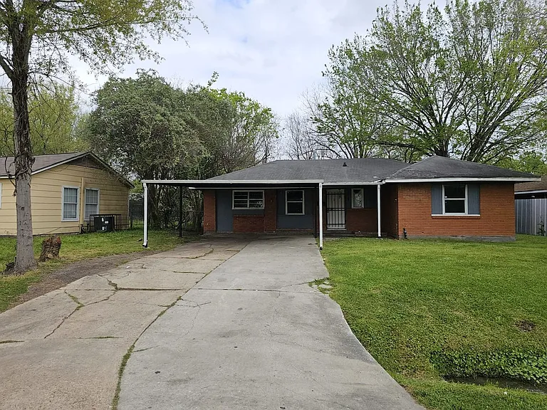 10613 Buffum St — Photo 1