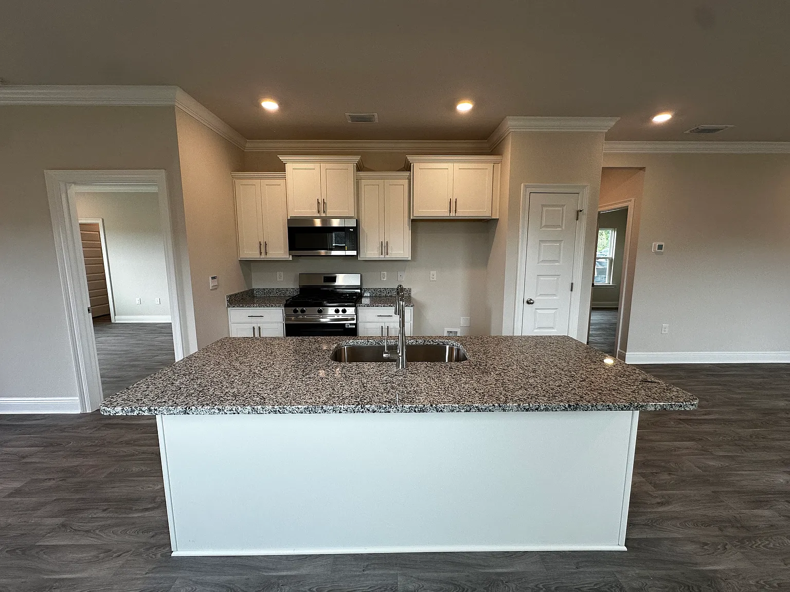 Available Now! Newly Built 3 Bedroom / 2 Bath In Spanish Fort! — Photo 4