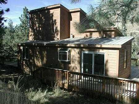 Contemporary style, all-metal roof