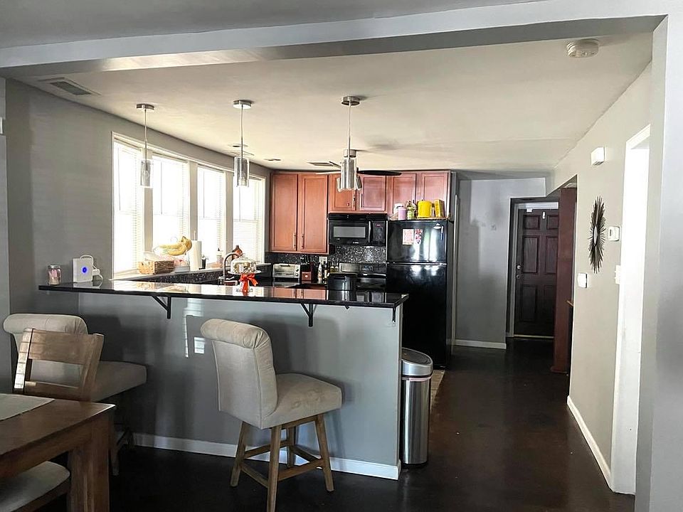 1st image of 2438 N Campbell Ave #Basement