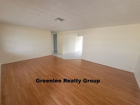 5th image of 5912 Della Dr