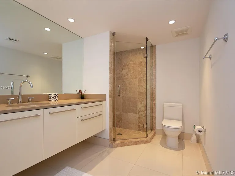 6801 Collins Ave #LPH14 — Photo 6